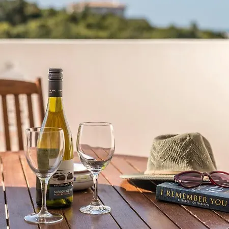 68 Vila Golfemar Apartment