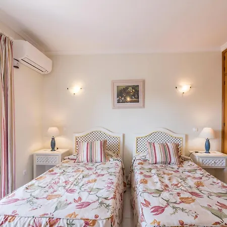 68 Vila Golfemar Apartment *